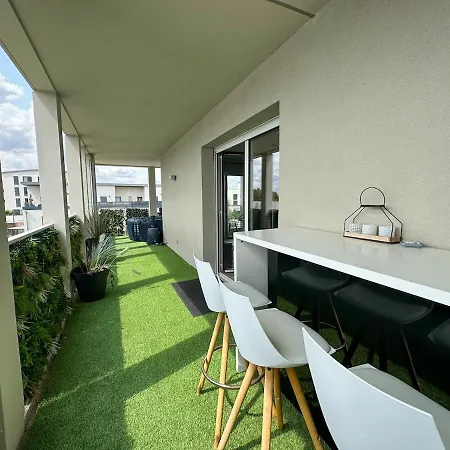 Apartment Loggia Paris
